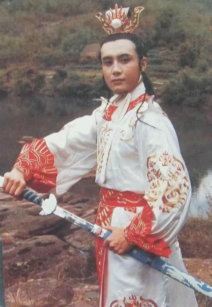 Appearance of the White Dragon Horse