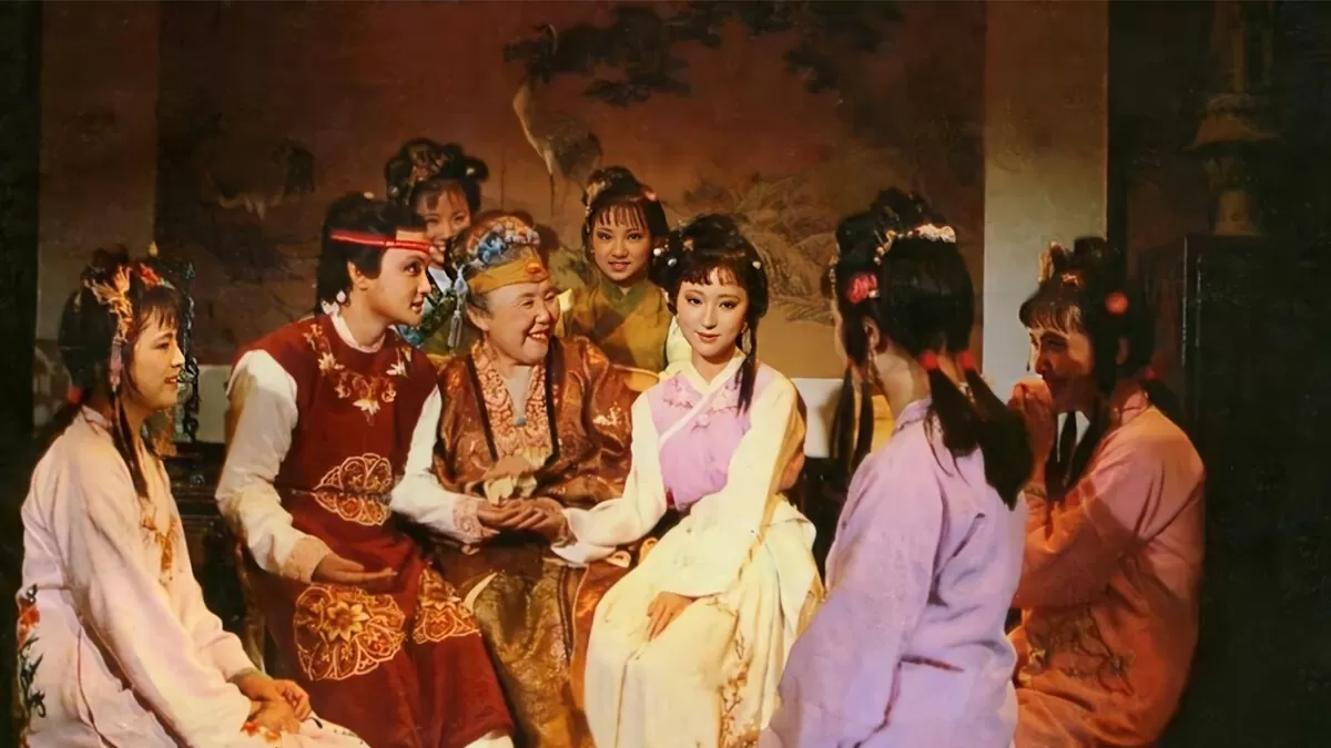 Shi Lao Tai Jun Jia Baoyu and Lin Daiyu are chatting together